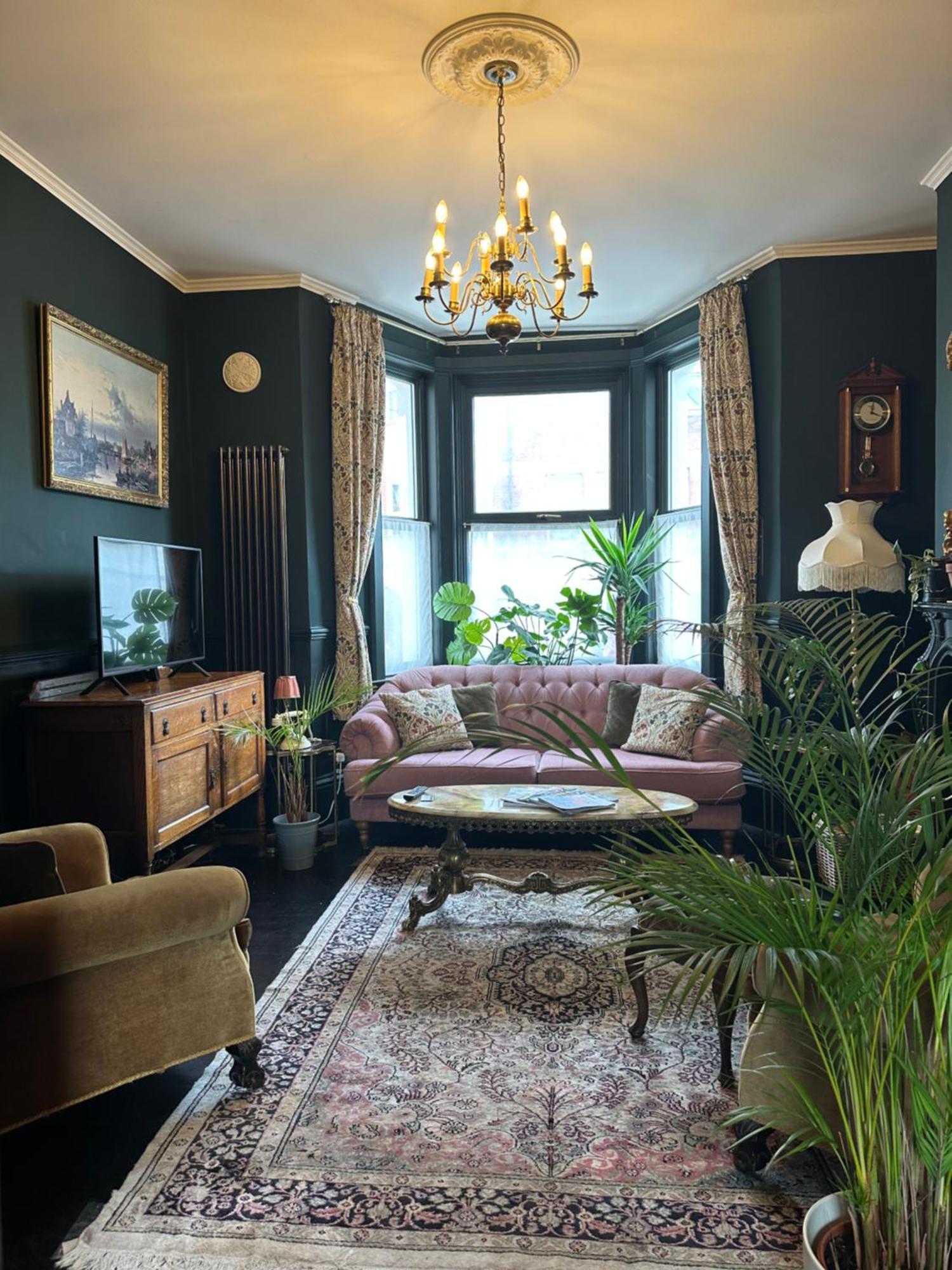 Vintage Townhouse, Wood Burner, Leafy Garden, Close To The Beach Holiday home *