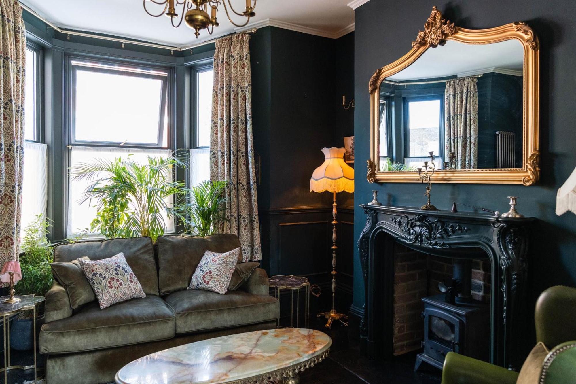 Holiday home Vintage Townhouse, Wood Burner, Leafy Garden, Close To The Beach Margate