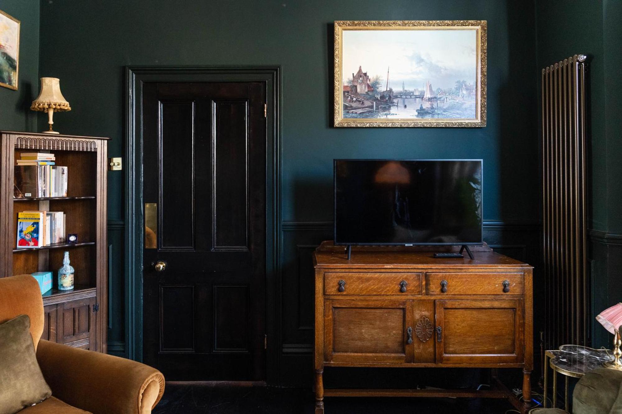 Vintage Townhouse, Wood Burner, Leafy Garden, Close To The Beach